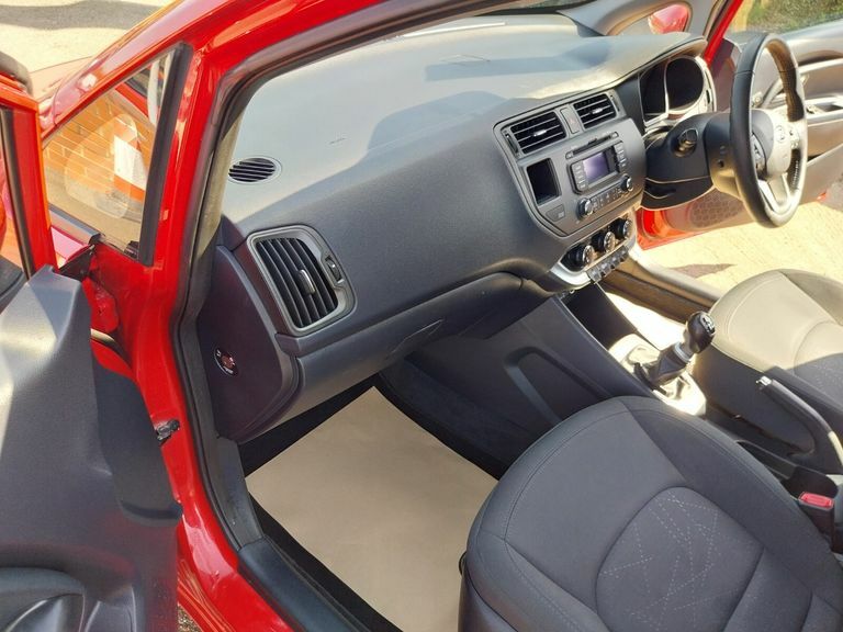 Kia RIO 1.25 2 Hatchback Euro 5 84 Bhp Red #18