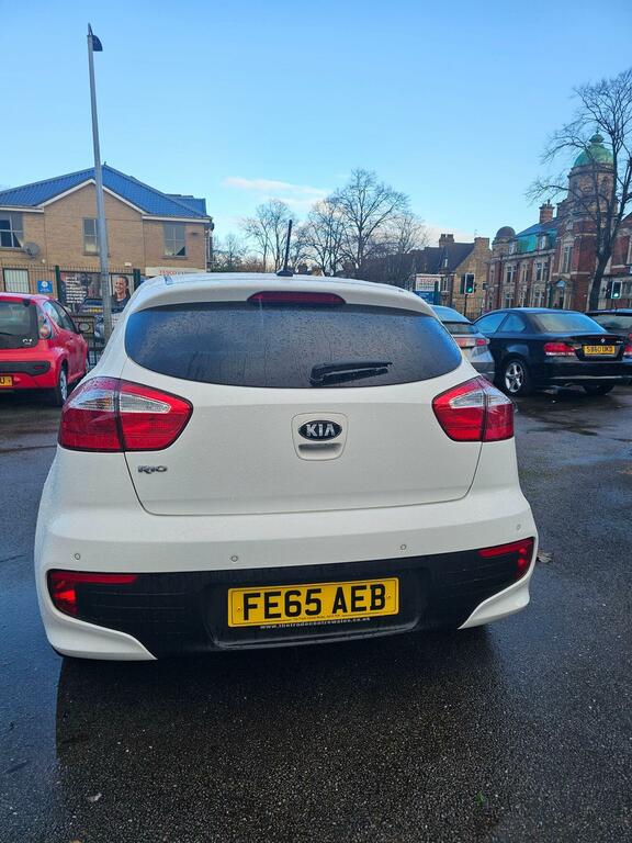 Kia RIO Hatchback 1.25 Sr7 Euro 6 201565 FE65AEB White #6