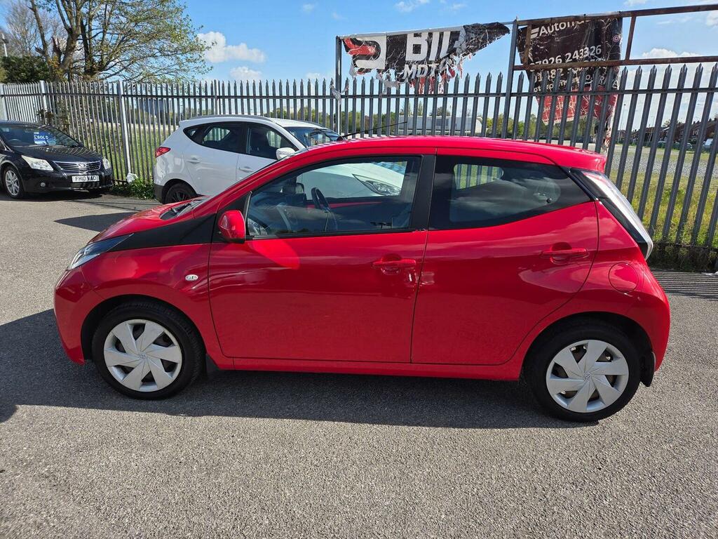 Toyota Aygo 1.0 Vvt-i X-play Euro 6 Red #6