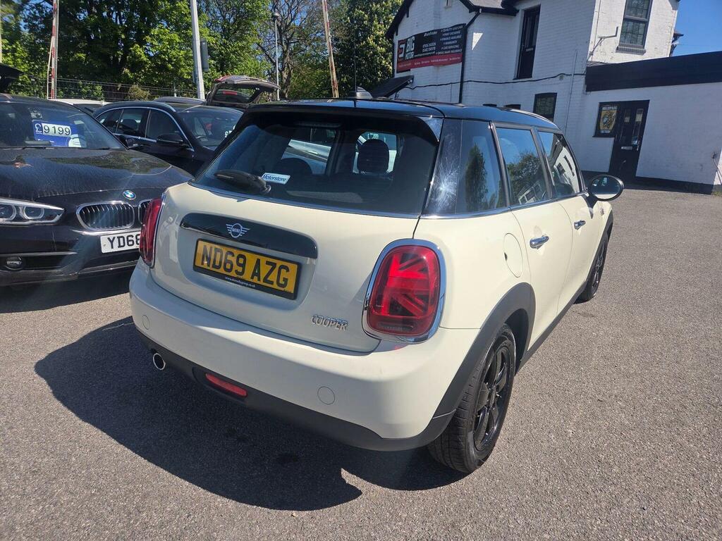 Mini Hatch Hatchback 1.5 Cooper Classic Euro 6 Ss 201 ND69AZG White #3