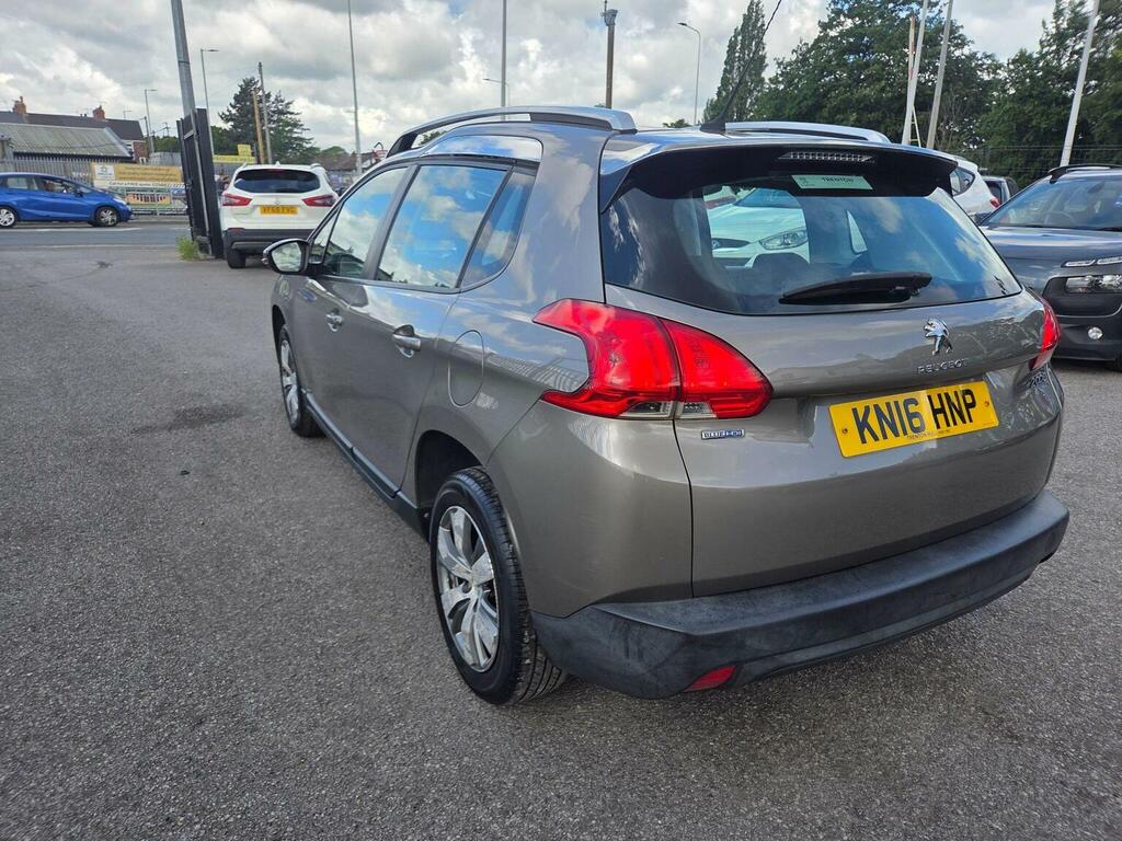 Peugeot 2008 Active White #17