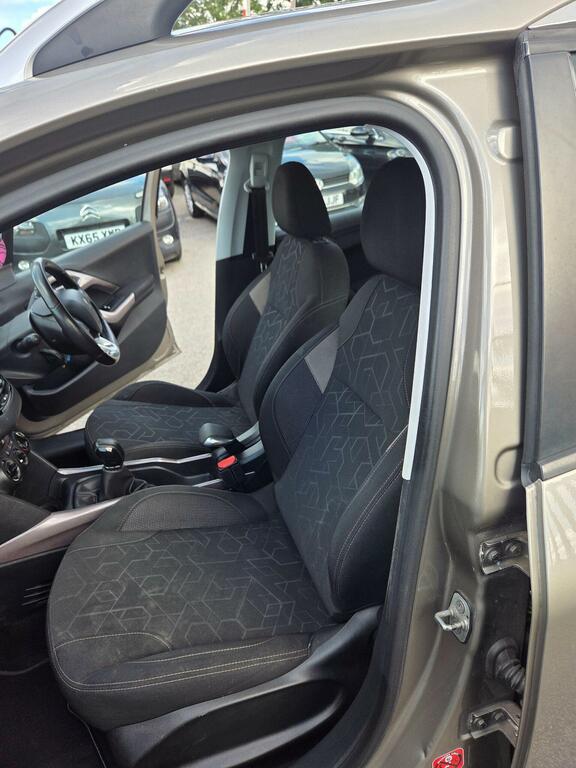 Peugeot 2008 Active White #22