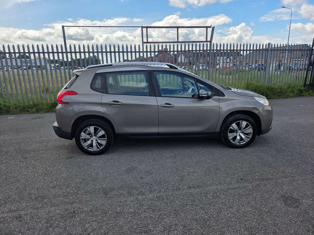 Peugeot 2008 Active White #14