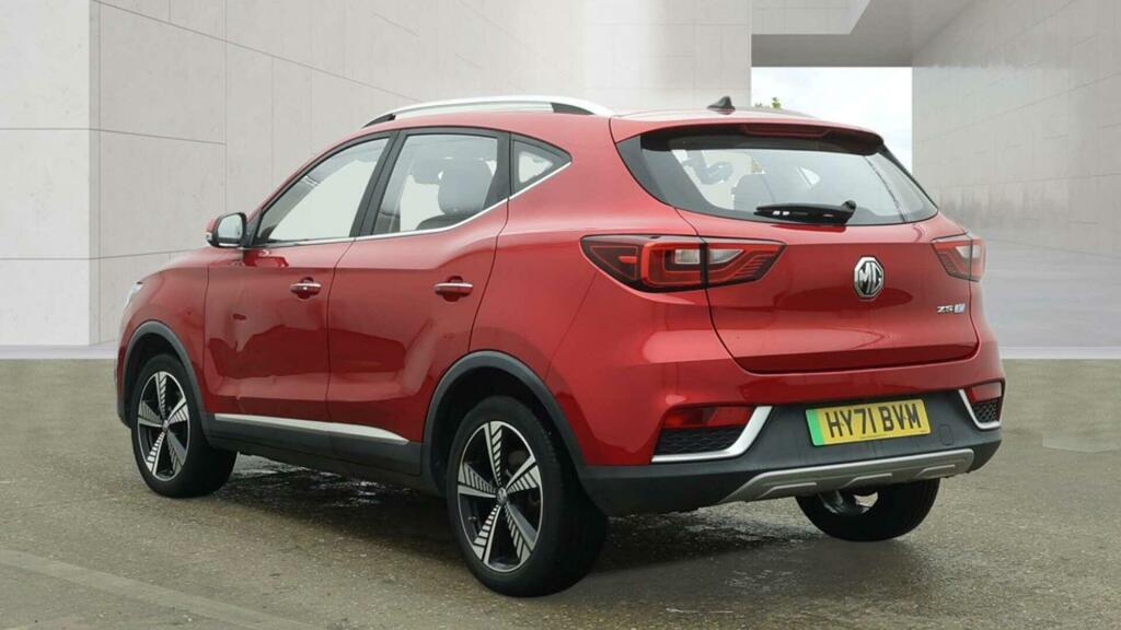 MG ZS Exclusive Red #3