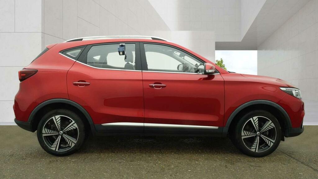 MG ZS Exclusive Red #5