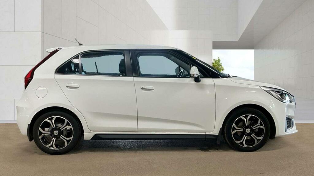 MG MG3 Exclusive Nav White #3