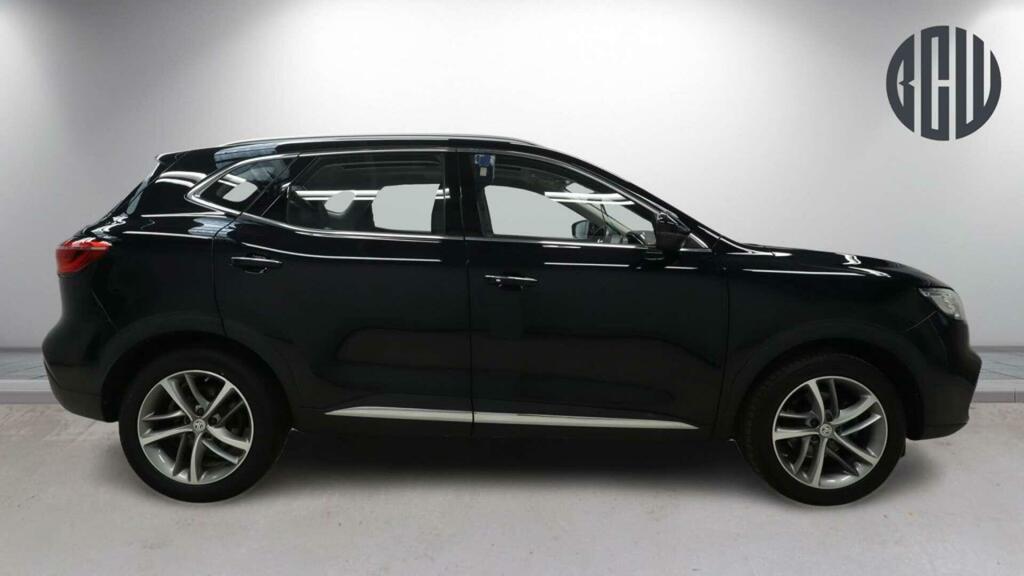 MG HS Exclusive Black #5
