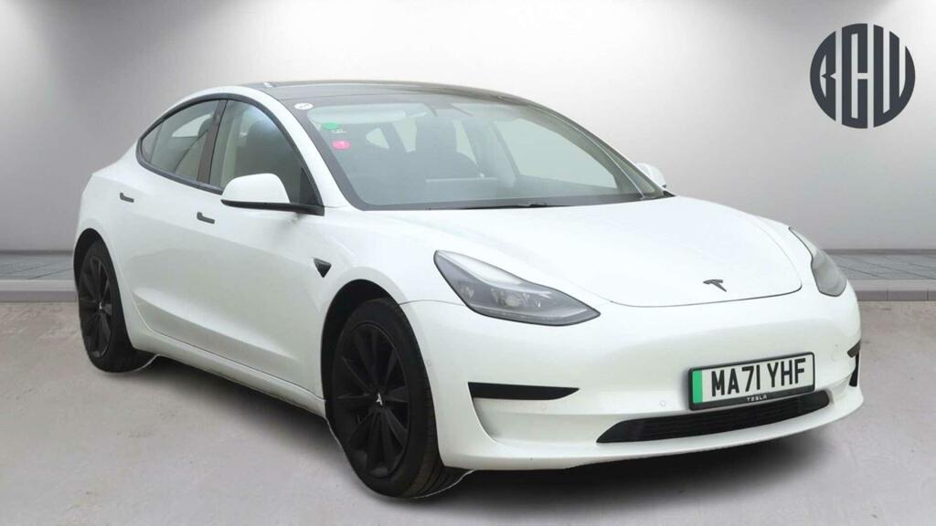Tesla Model 3 Standard Range Plus White
