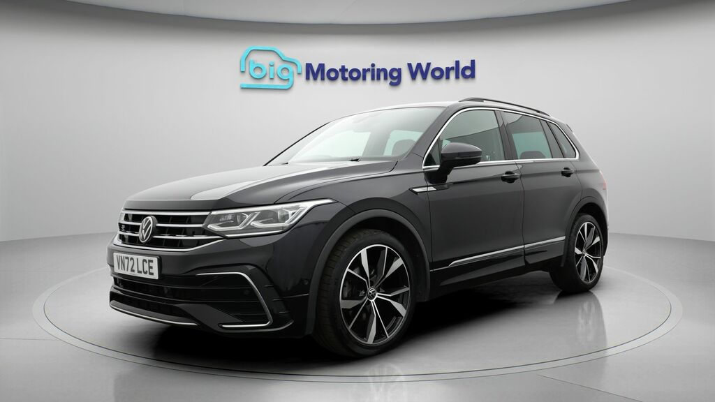 Volkswagen Tiguan R-line VN72LCE Black #3