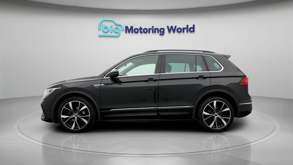 Volkswagen Tiguan R-line VN72LCE Black #4