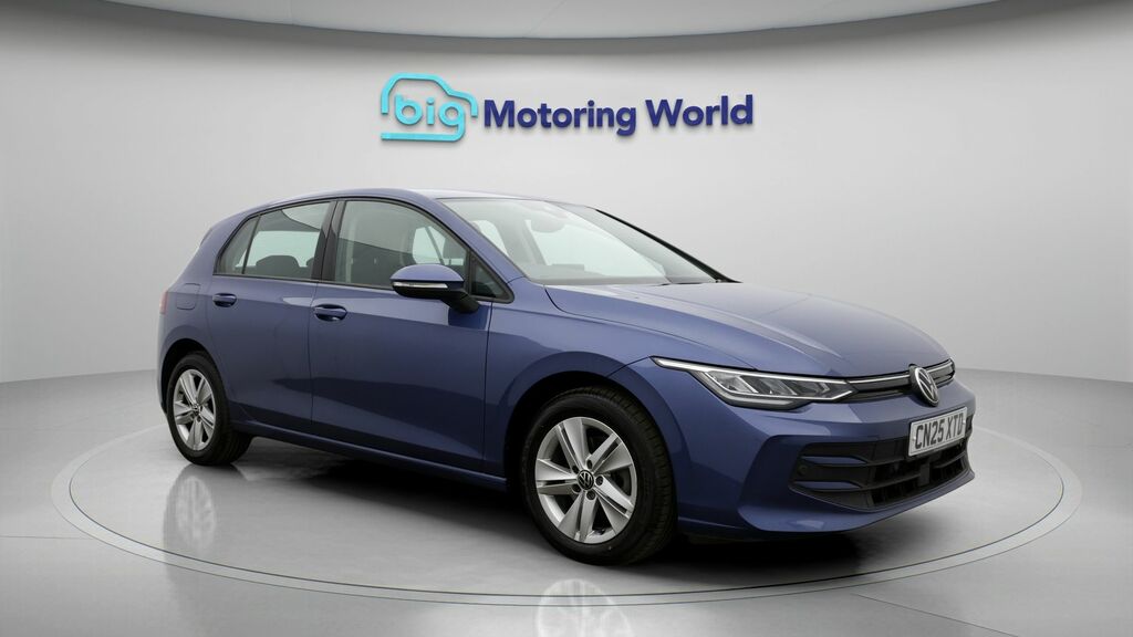 Volkswagen Golf Life Blue