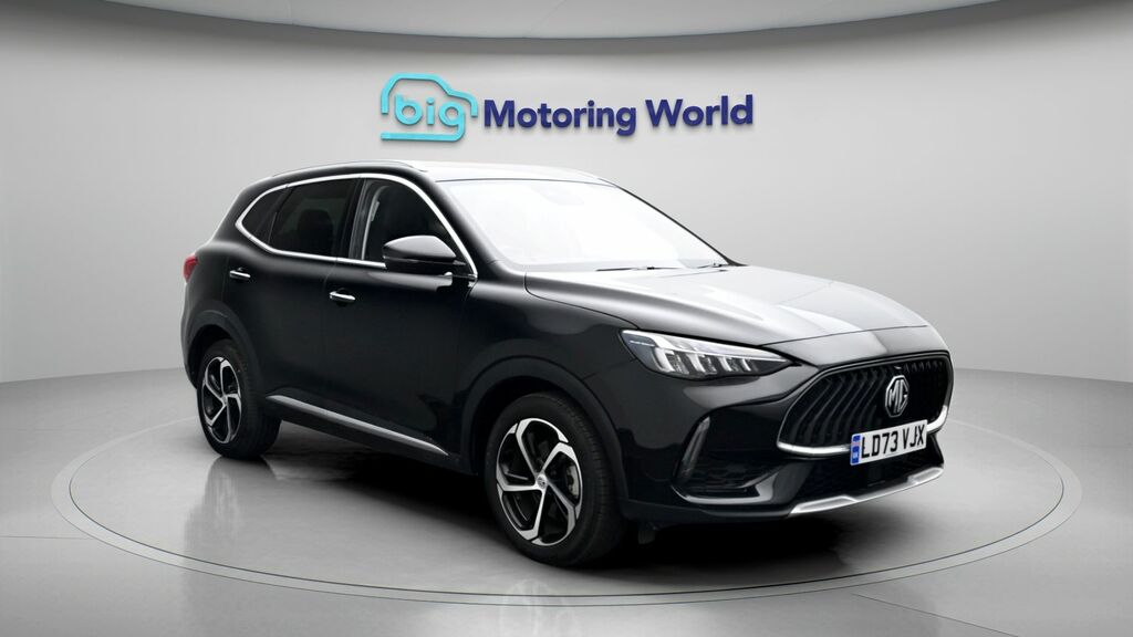 MG HS Trophy Black