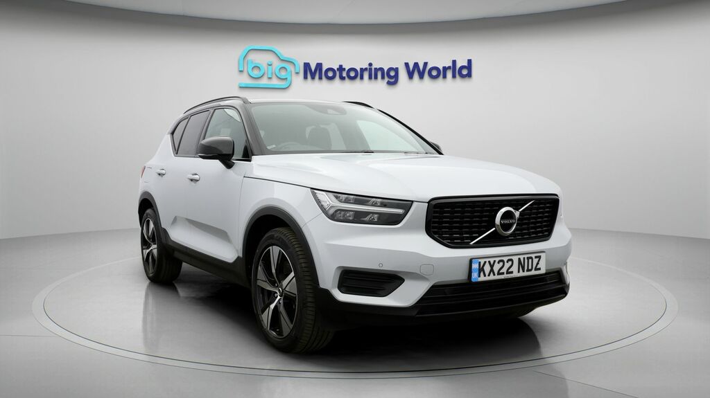 Volvo XC40 Plus Silver