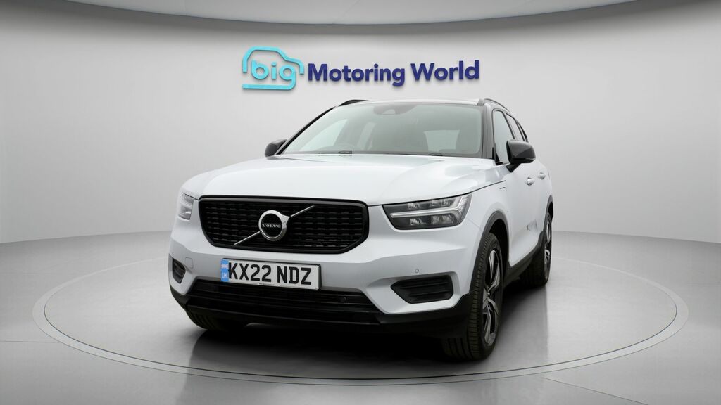 Volvo XC40 Plus KX22NDZ Silver #2