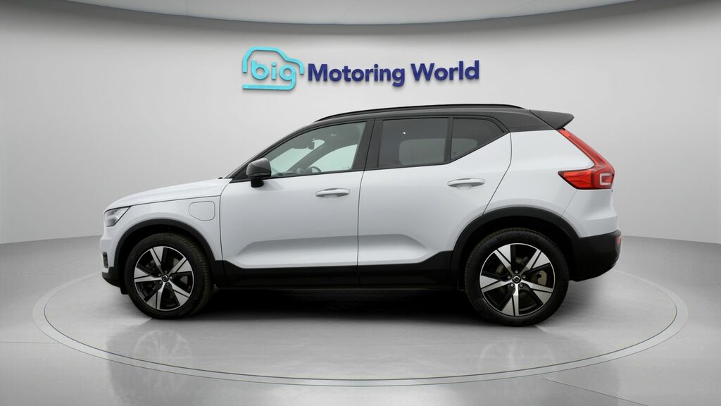 Volvo XC40 Plus KX22NDZ Silver #4
