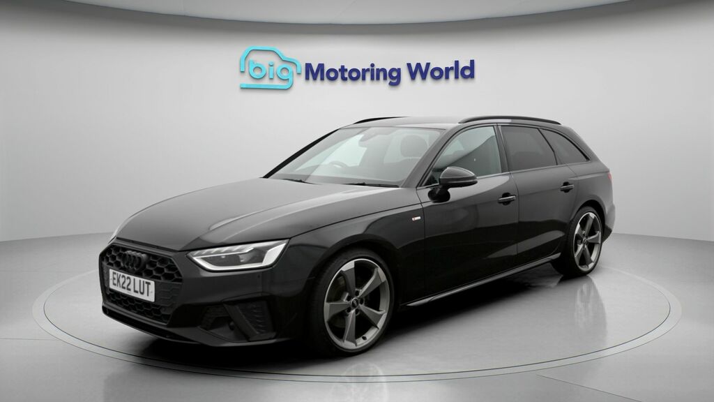 Audi A4 Avant Black Edition Black #3