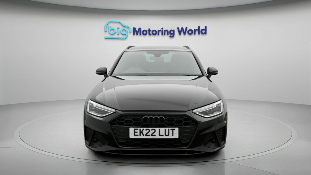 Audi A4 Avant Black Edition Black #2