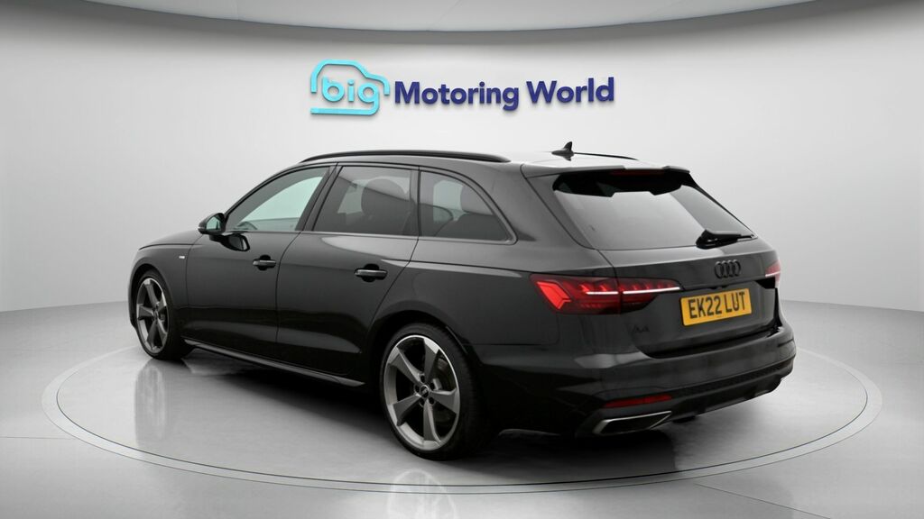 Audi A4 Avant Black Edition Black #5