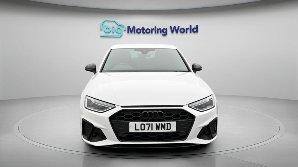 Audi A4 Black Edition LO71WMD White #2