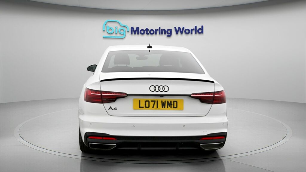 Audi A4 Black Edition LO71WMD White #6