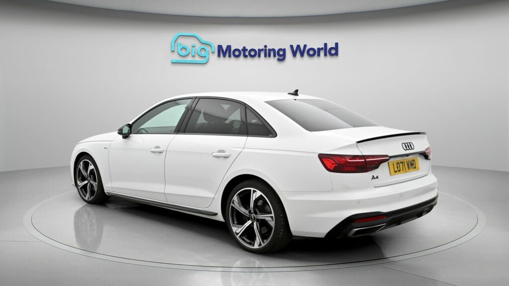 Audi A4 Black Edition LO71WMD White #5