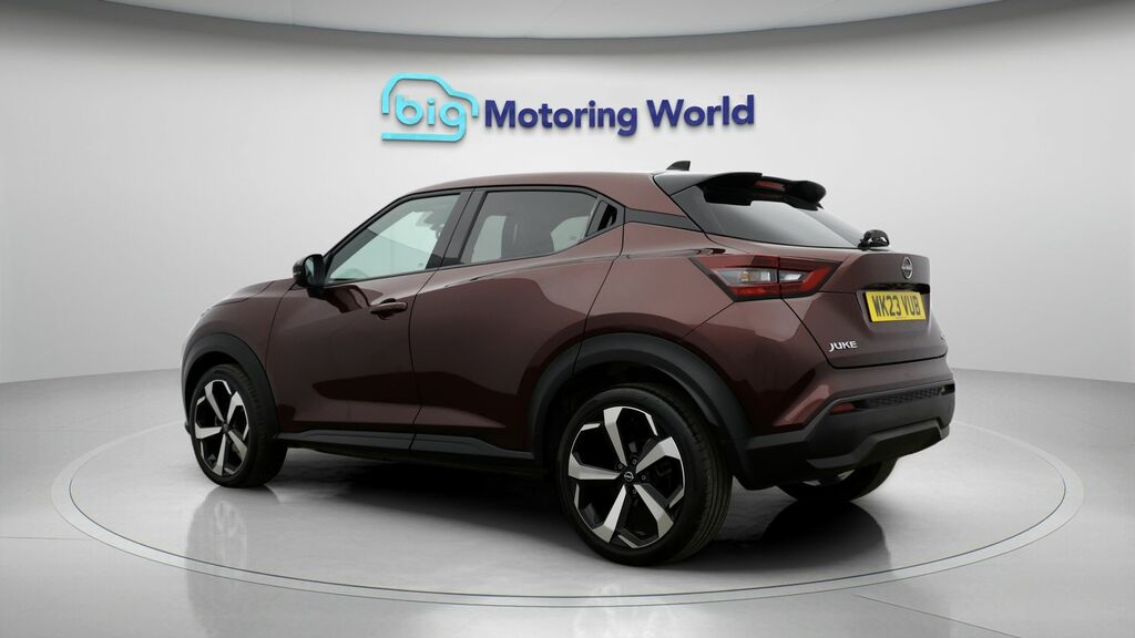 Nissan Juke Tekna Red #5