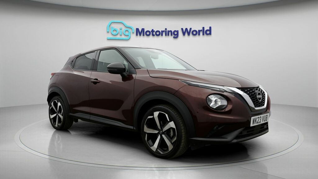 Nissan Juke Tekna Red