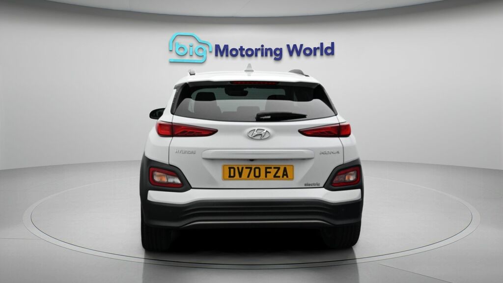 Hyundai Kona Premium Se DV70FZA White #6