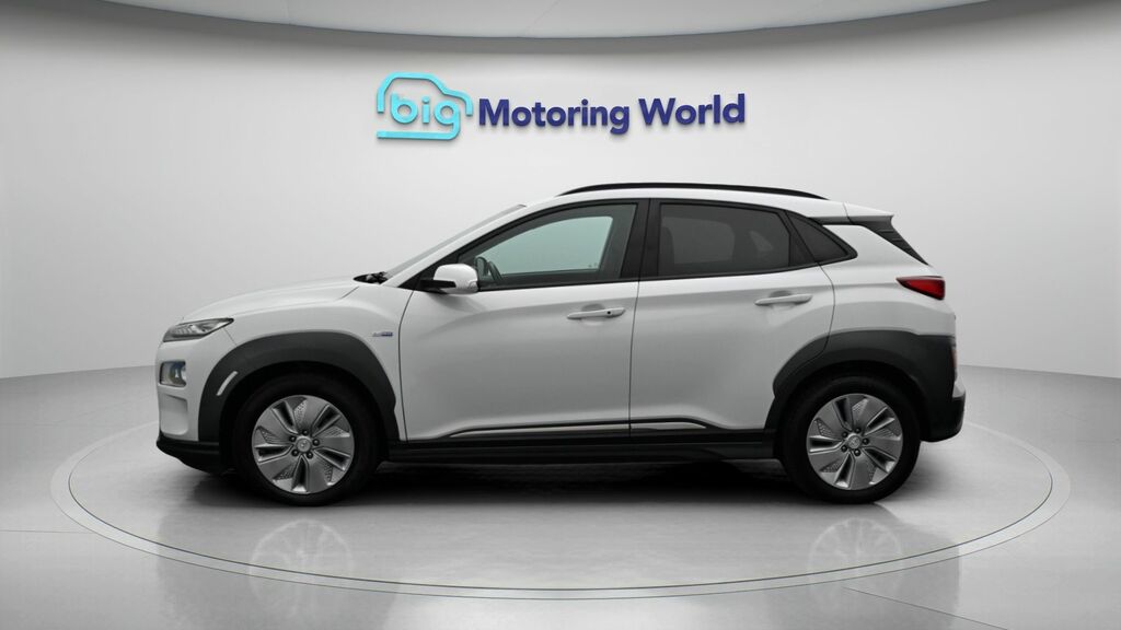 Hyundai Kona Premium Se DV70FZA White #4
