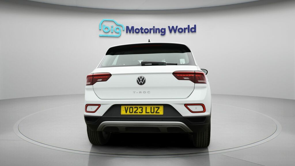Volkswagen T-Roc Life VO23LUZ White #6
