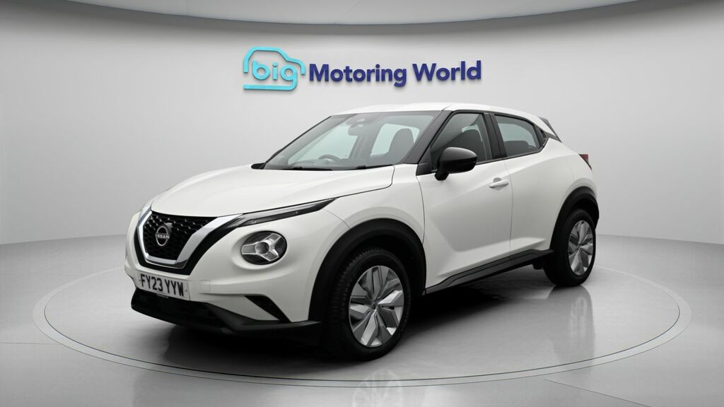 Nissan Juke Acenta White #3
