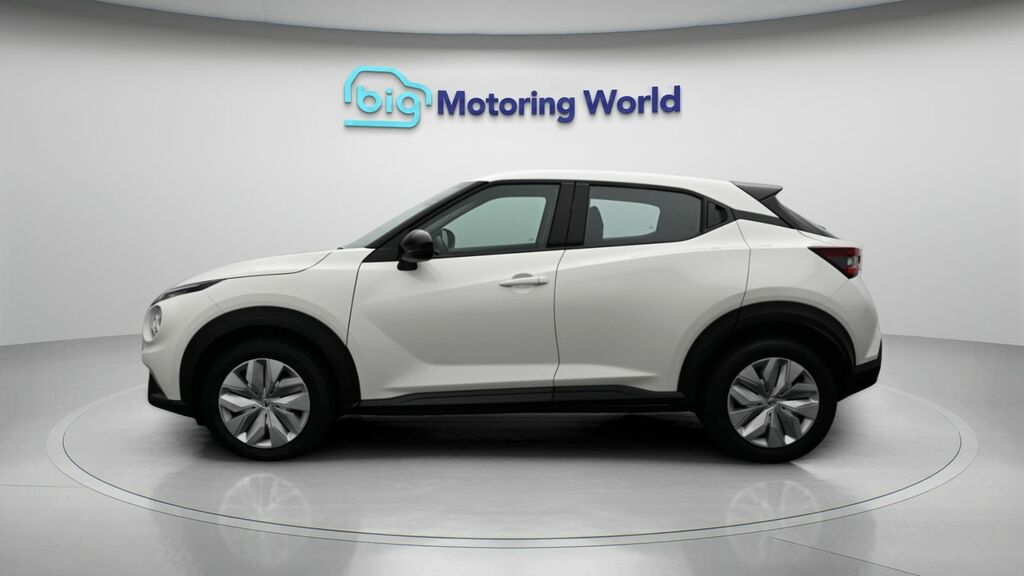 Nissan Juke Acenta White #4