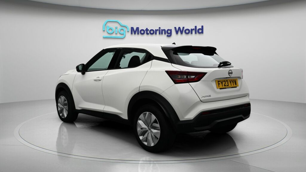 Nissan Juke Acenta White #5