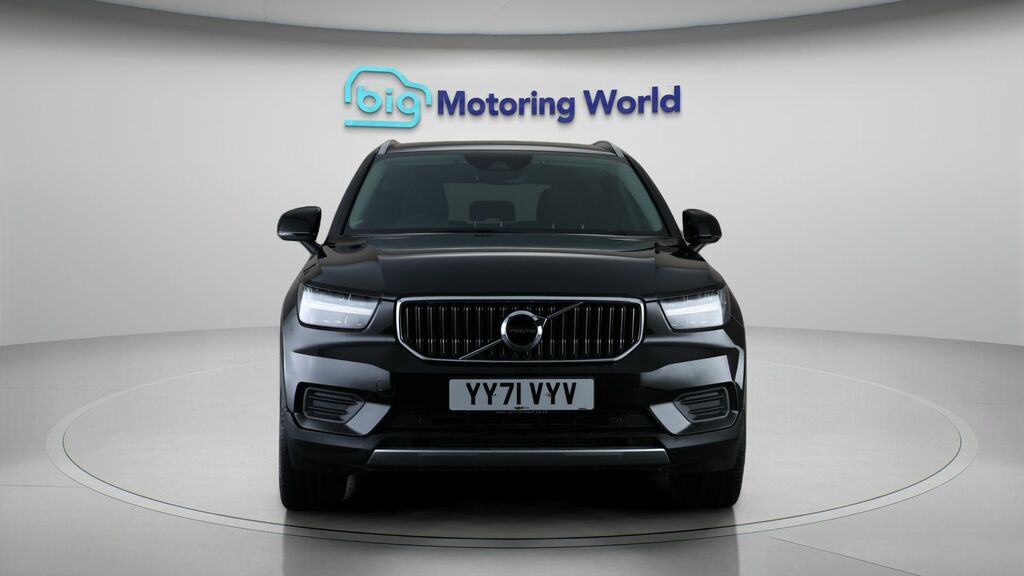 Volvo XC40 Core Black #2
