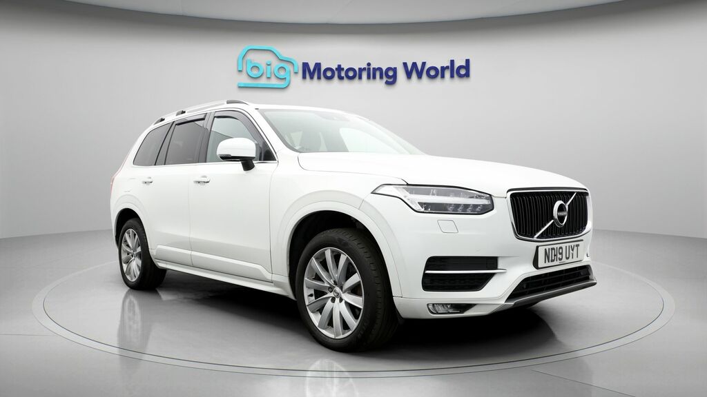 Volvo XC90 Momentum White