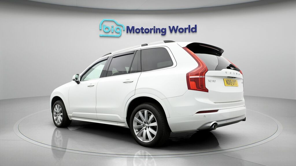 Volvo XC90 Momentum White #5