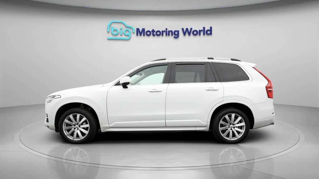 Volvo XC90 Momentum White #4