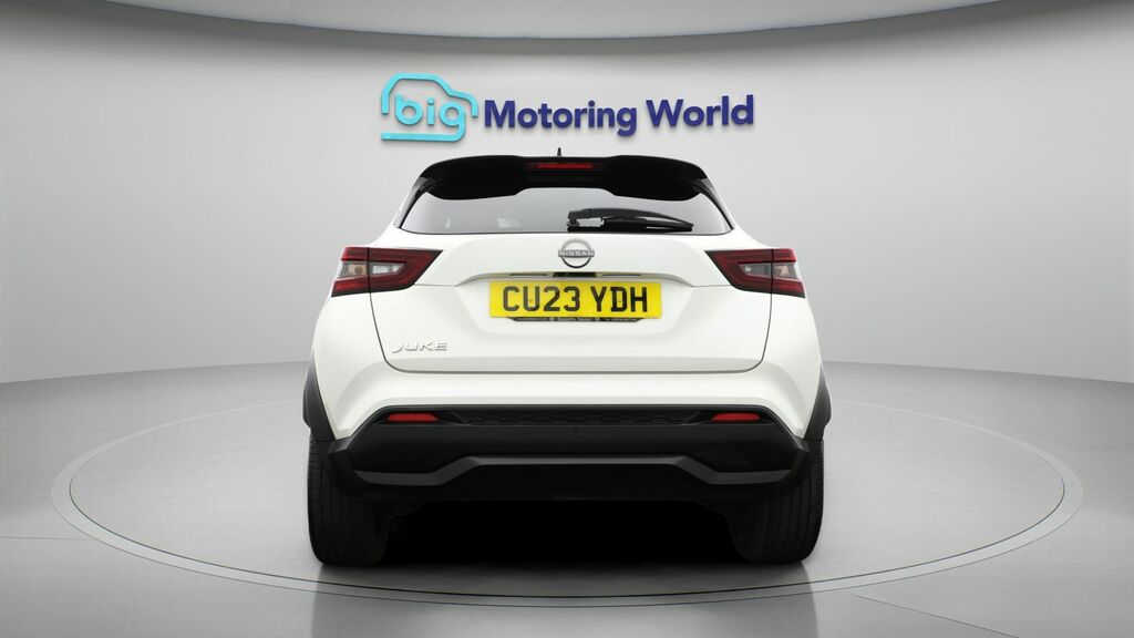 Nissan Juke Tekna White #6