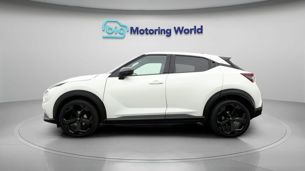 Nissan Juke Tekna White #4