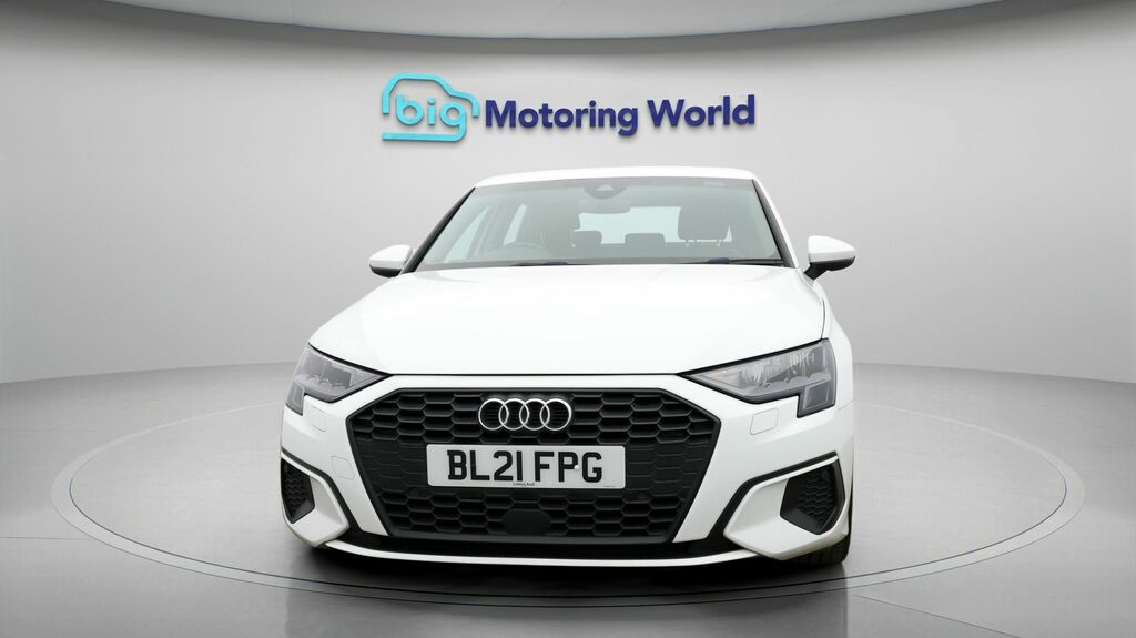 Audi A3 Technik White #2