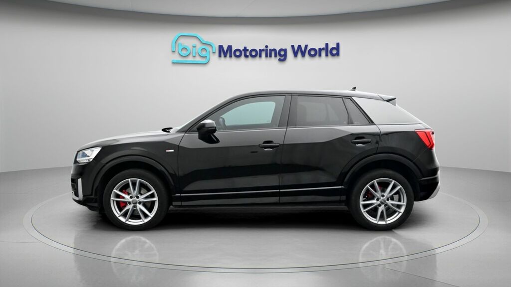 Audi Q2 S Line B5BXG Black #4