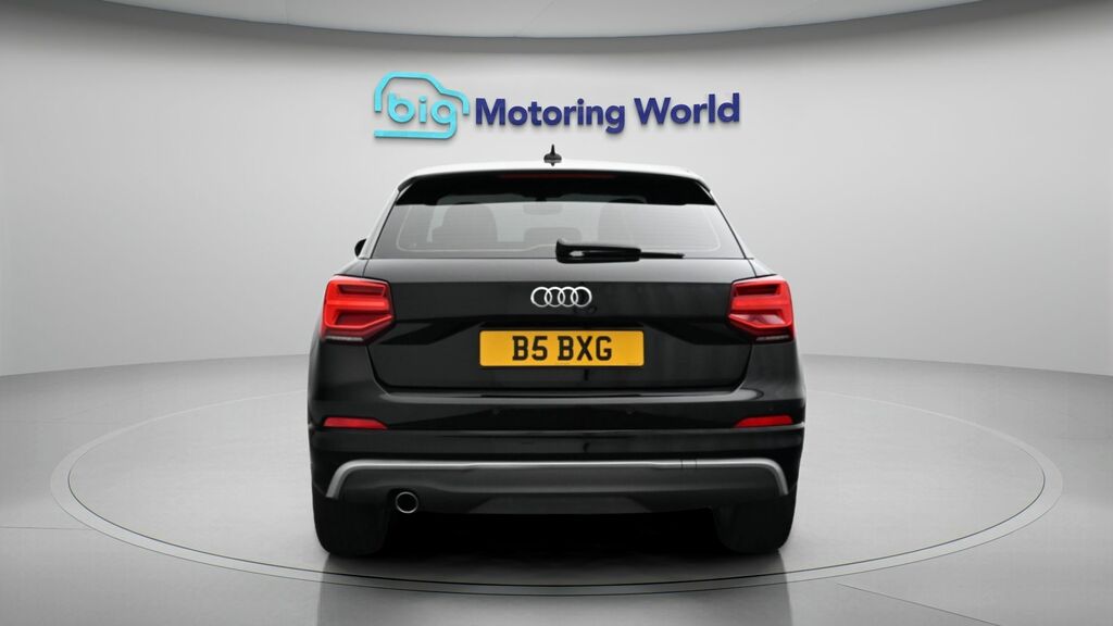 Audi Q2 S Line B5BXG Black #6