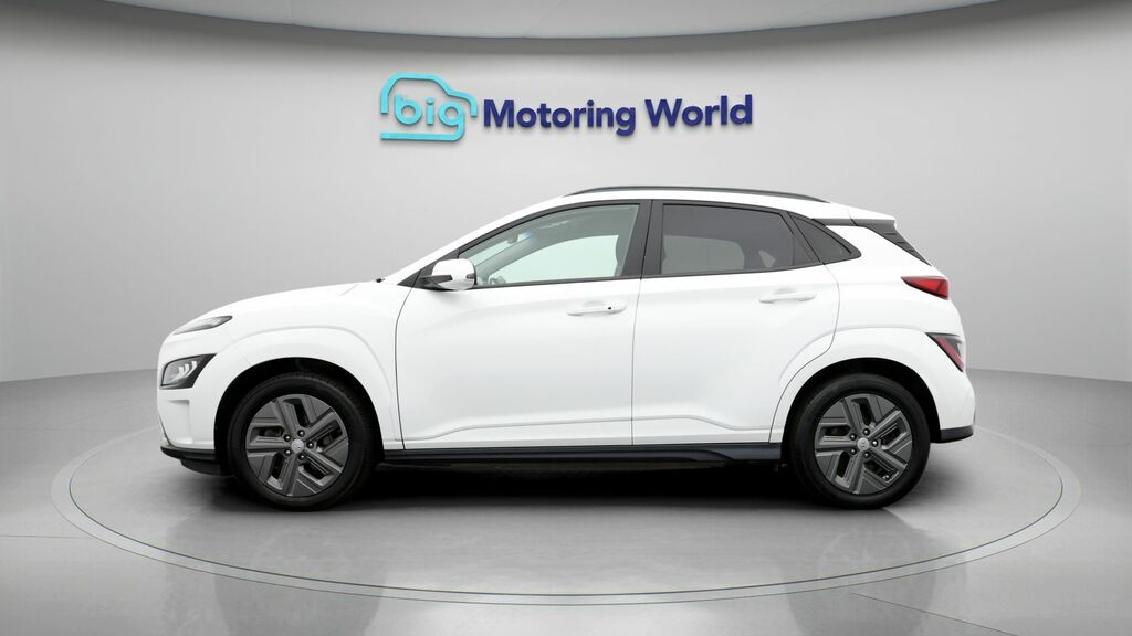 Hyundai Kona Premium FP72CFK White #4