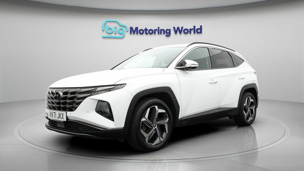 Hyundai Tucson Premium White #3