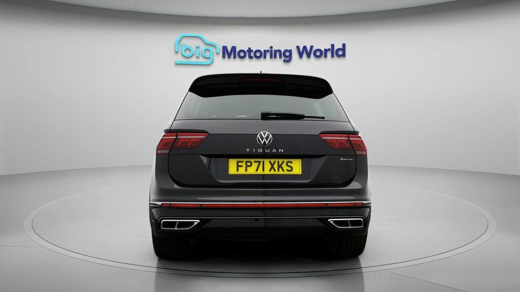 Volkswagen Tiguan R-line FP71XKS Black #6