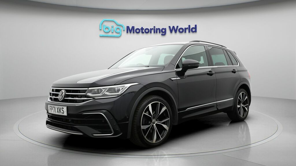 Volkswagen Tiguan R-line FP71XKS Black #3