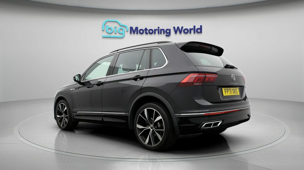 Volkswagen Tiguan R-line FP71XKS Black #5