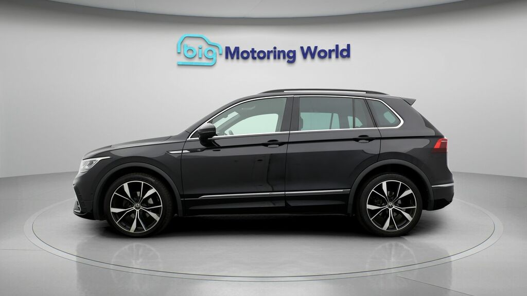 Volkswagen Tiguan R-line FP71XKS Black #4