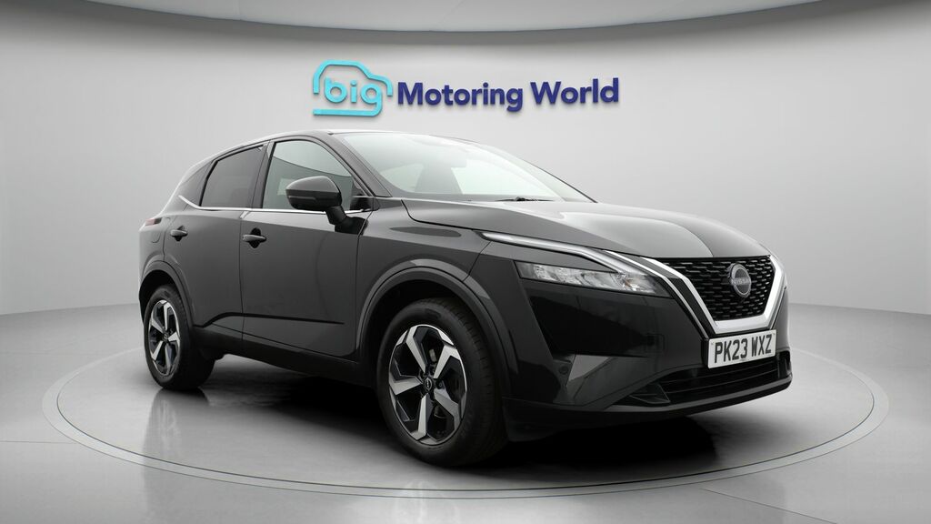 Nissan Qashqai N-connecta PK23WXZ Black