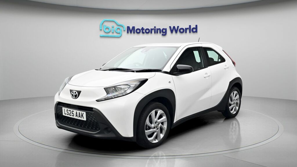 Toyota Aygo X Pure White #3